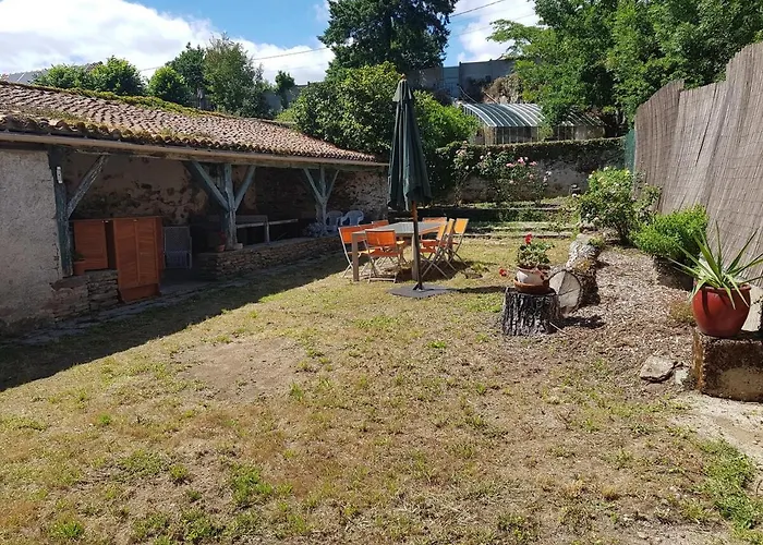 Le Logis Du Vignoble * Le Pallet